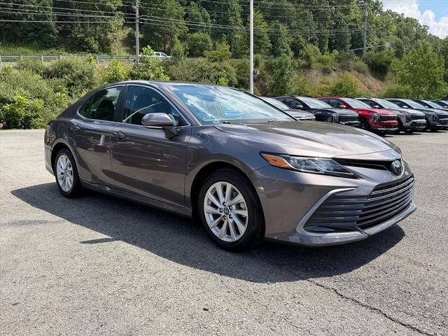 Used 2024 Toyota Camry SE w/ Convenience Package FWD image 14