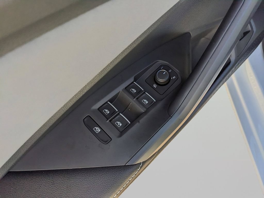 New 2026 Volkswagen Jetta SE FWD image 18