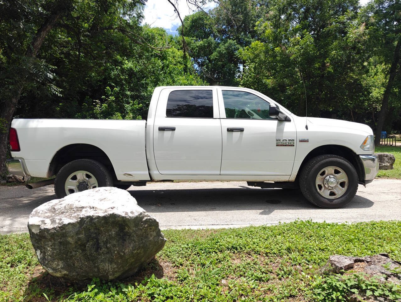 Used 2018 RAM 2500 ST RWD image 3
