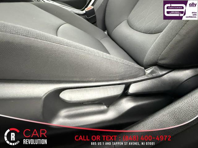 Used 2022 Toyota Corolla LE image 17