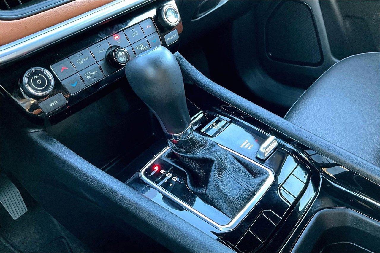 Certified 2024 Jeep Compass Limited image 27