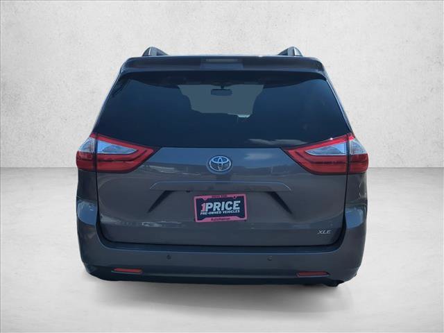 Used 2015 Toyota Sienna XLE Premium FWD image 7