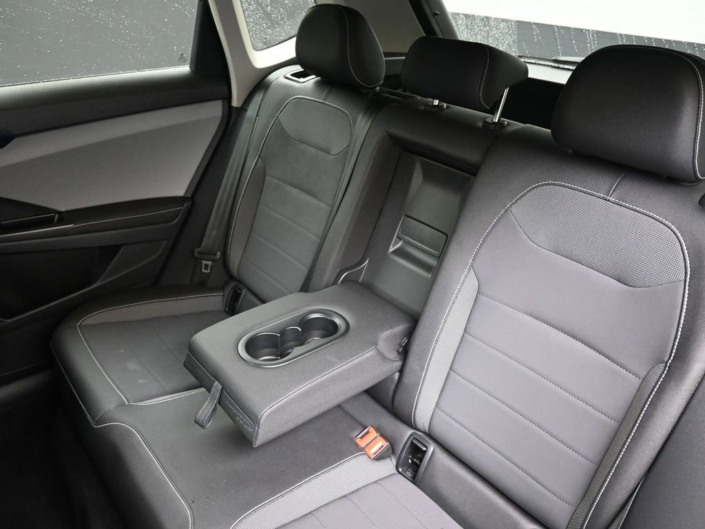 Certified 2024 Volkswagen Taos SE image 20