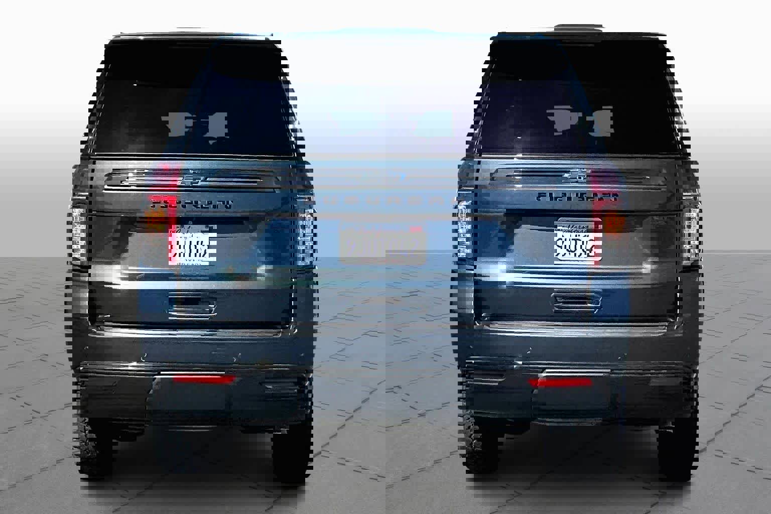 Used 2021 Chevrolet Suburban Z71 w/ Z71 Signature Package image 4