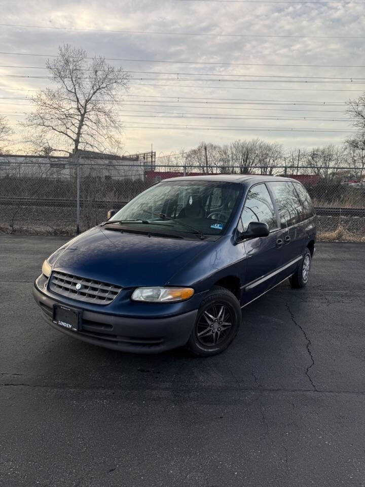 Used 2000 Plymouth Voyager FWD image 1