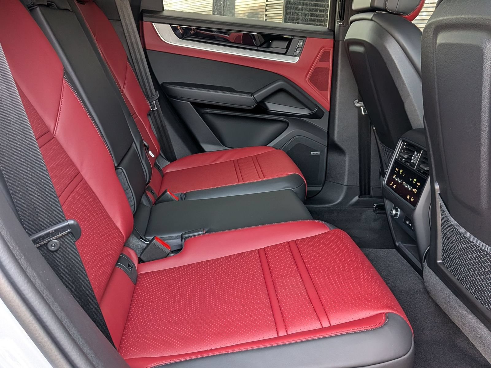 New 2026 Porsche Cayenne Coupe AWD/4WD image 25