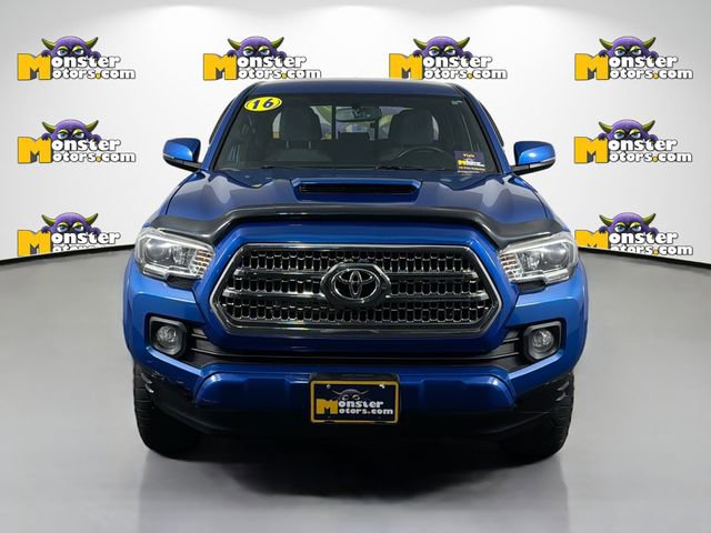 Used 2016 Toyota Tacoma TRD Sport AWD/4WD image 2