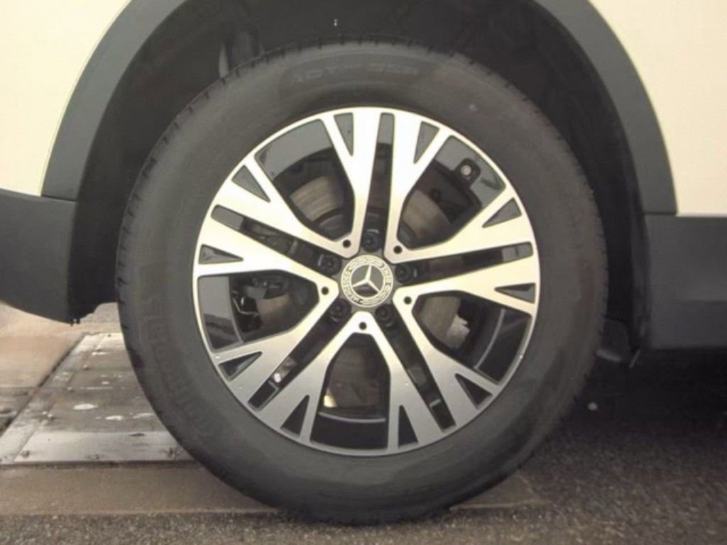 Used 2025 Mercedes-Benz GLA 250 4MATIC image 22