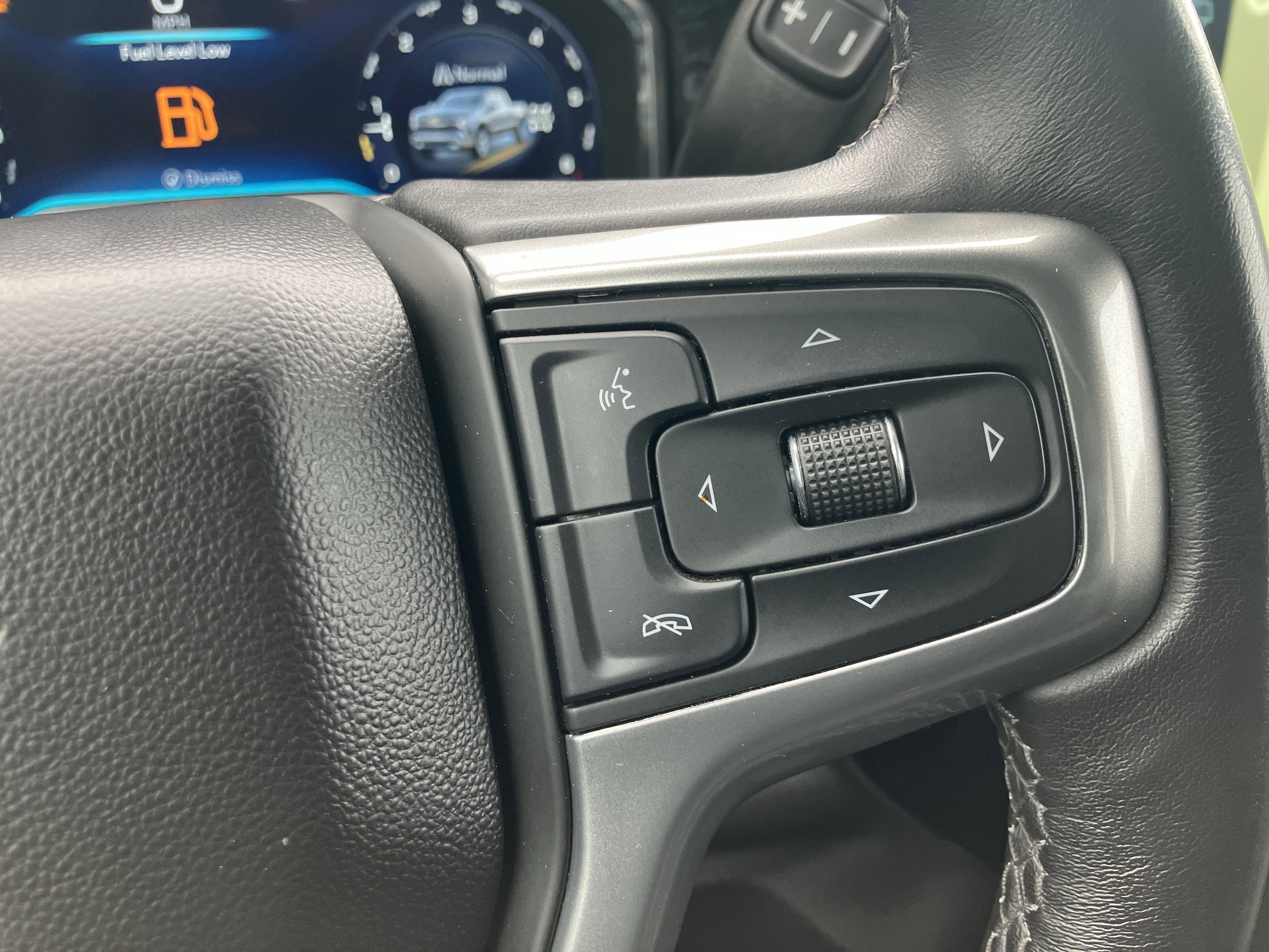 Used 2022 Chevrolet Silverado 1500 LT image 22