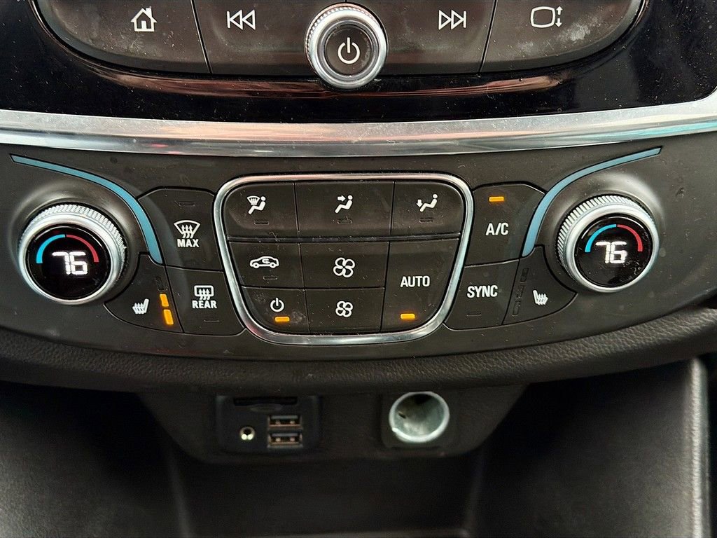 Used 2021 Chevrolet Traverse RS image 37