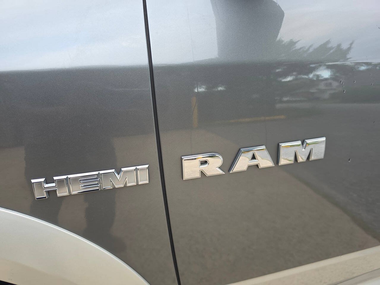 Used 2010 Dodge Ram 1500 Truck Laramie AWD/4WD image 18