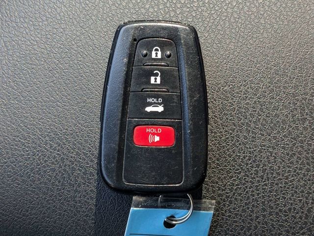 Used 2021 Toyota Camry SE w/ Convenience Package FWD image 29
