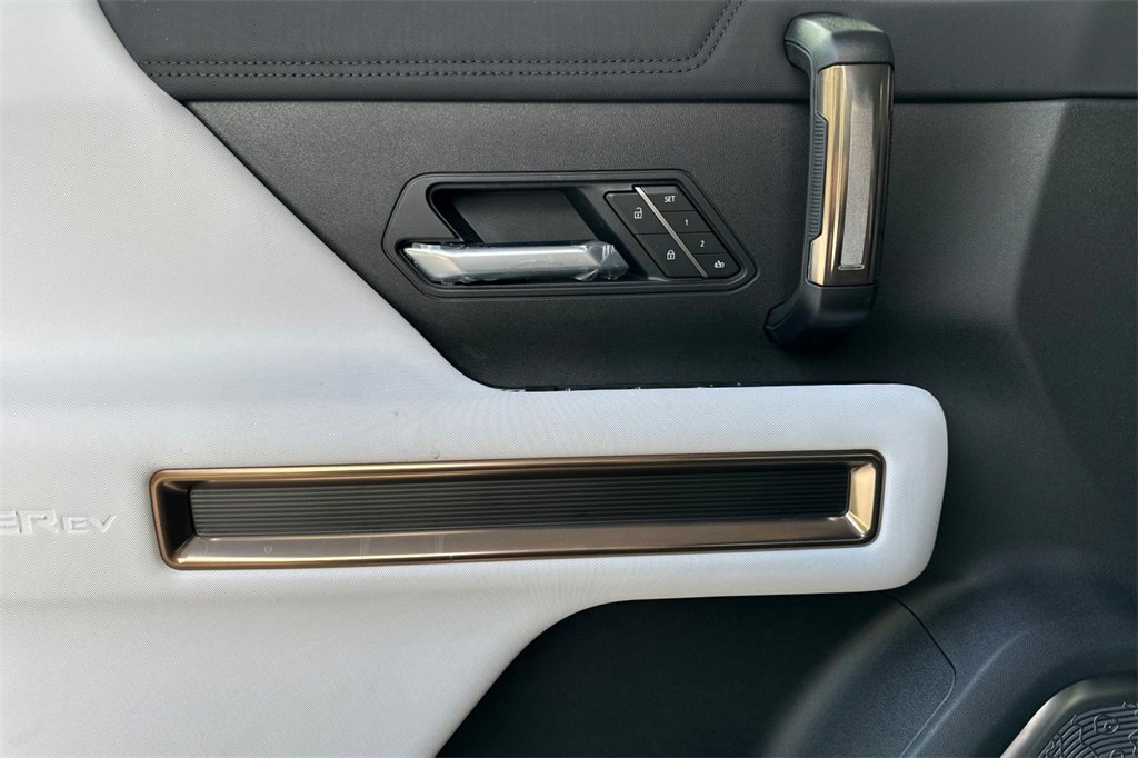 New 2025 GMC Hummer EV 3X w/ Battery Pack, 24 Module Pack image 9