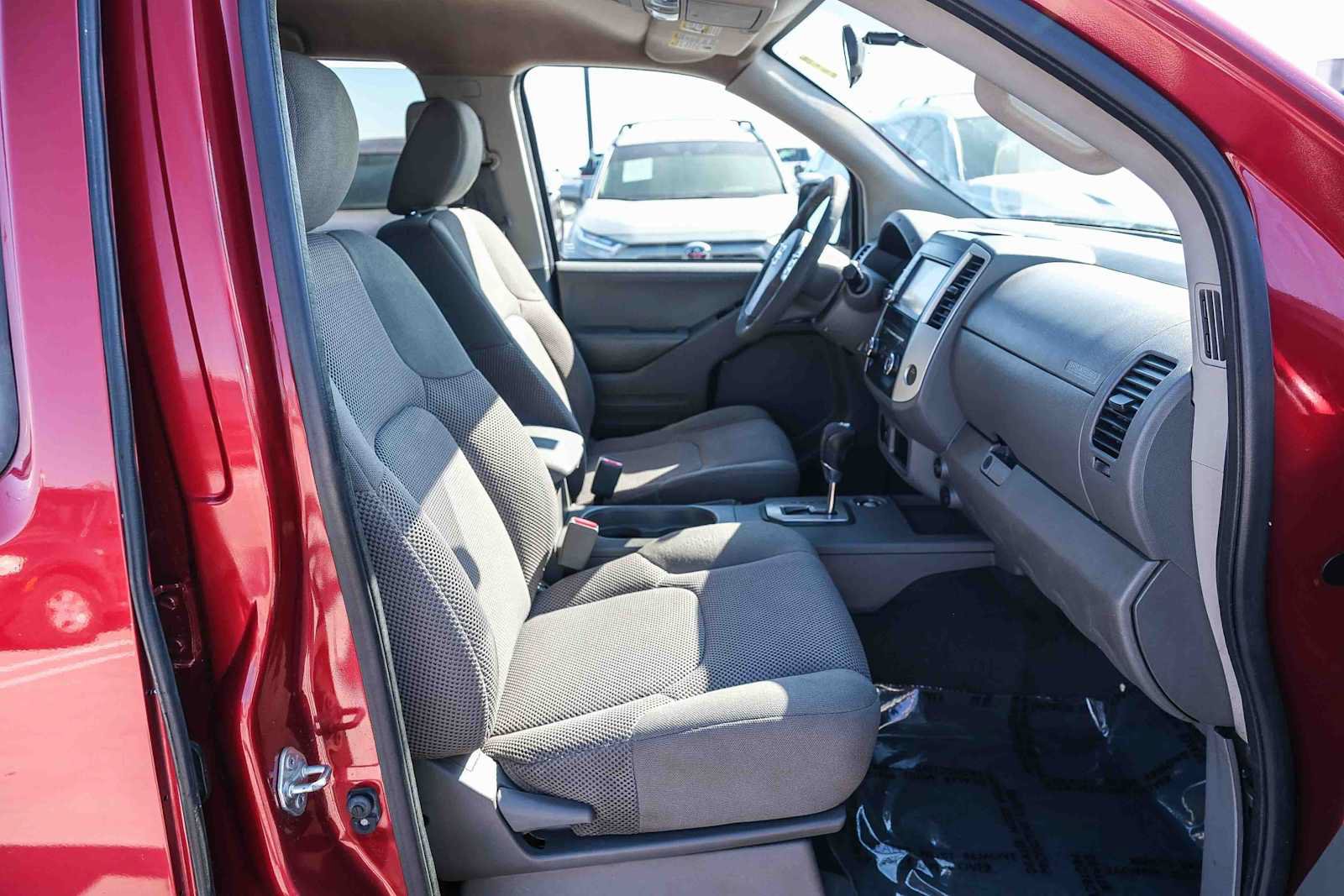 Used 2020 Nissan Frontier SV RWD image 18