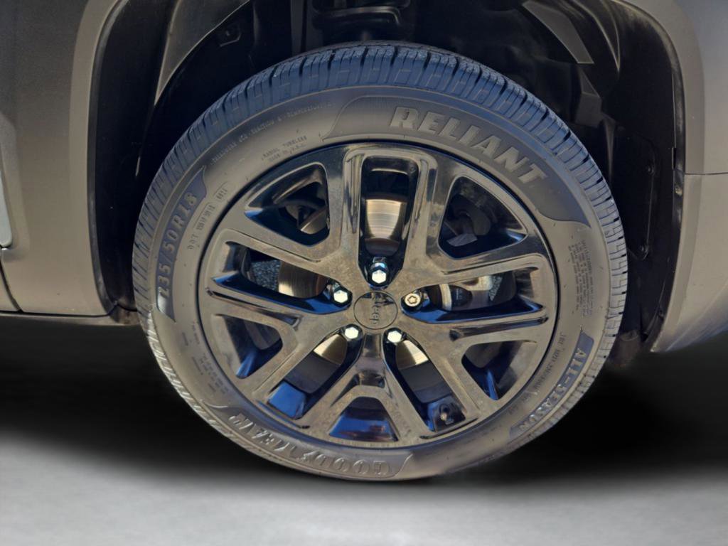 Used 2018 Jeep Renegade Altitude w/ UConnect 8.4 Nav Group image 32