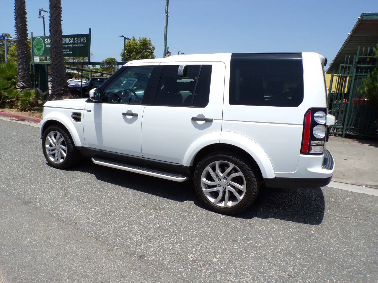 Used 2016 Land Rover LR4 HSE AWD/4WD image 7