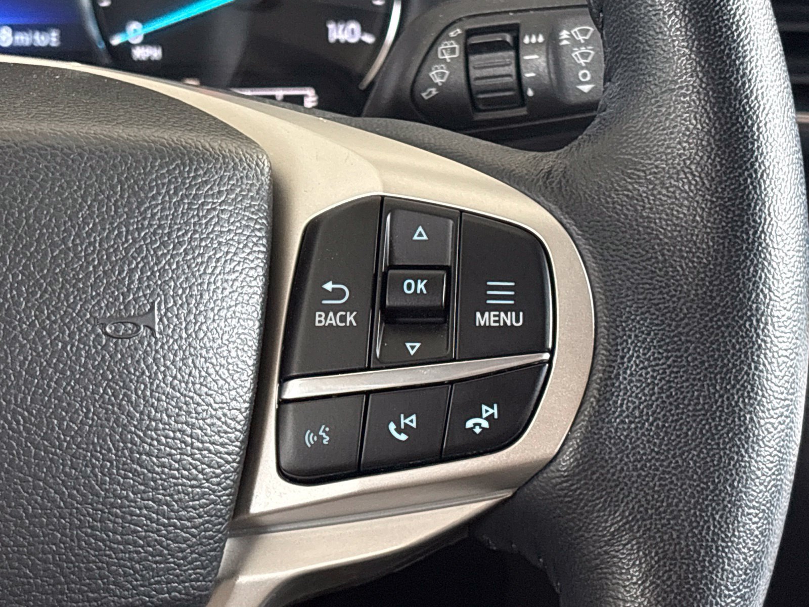 Used 2023 Ford Explorer XLT w/ Equipment Group 202A AWD/4WD image 30