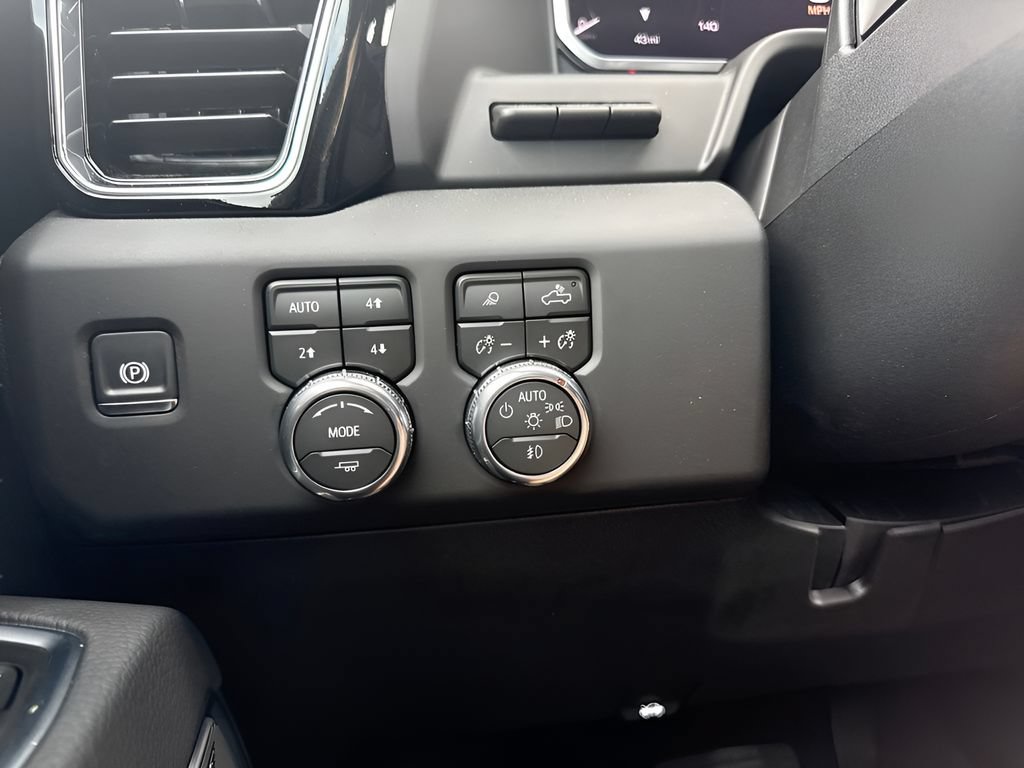 Used 2026 GMC Sierra 3500 Denali w/ Technology Package AWD/4WD image 32