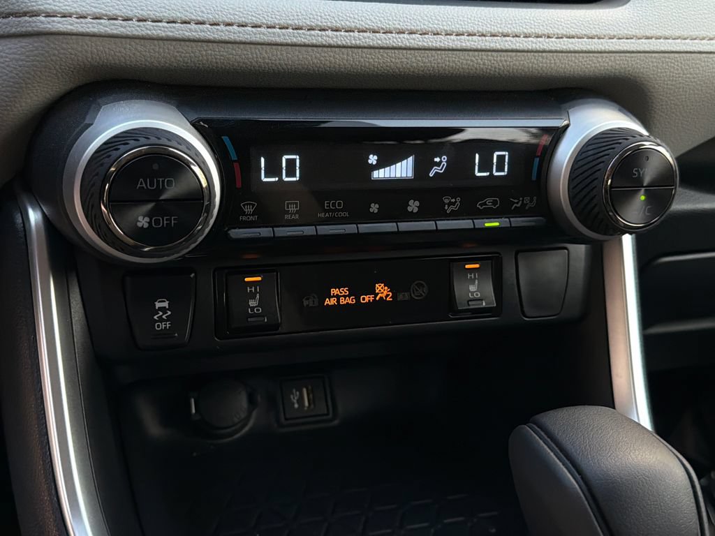 Used 2025 Toyota RAV4 XLE w/ Convenience Package AWD/4WD image 28