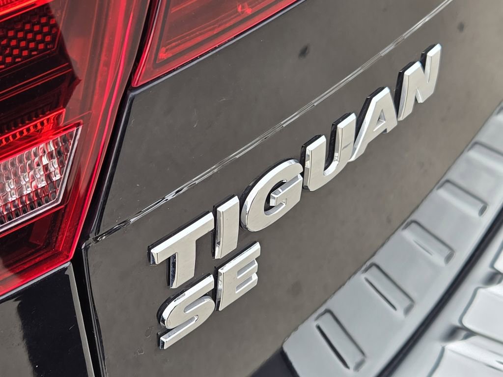 Used 2021 Volkswagen Tiguan SE R-Line image 15