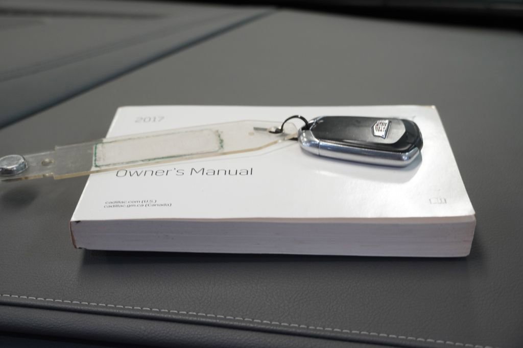 Used 2017 Cadillac XT5 Premium Luxury w/ Advanced Security Package AWD/4WD image 39