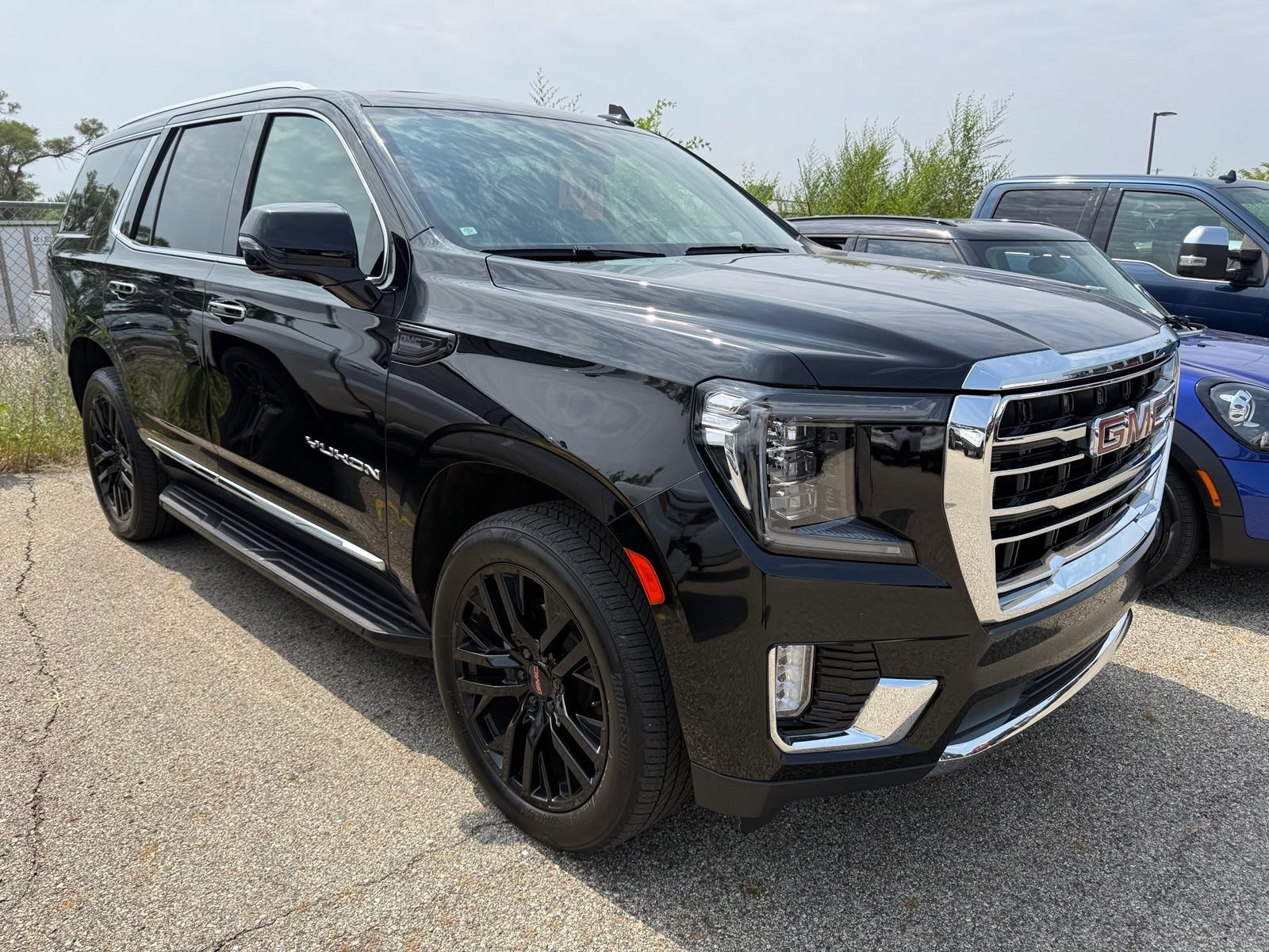 Used 2021 GMC Yukon SLT w/ SLT Luxury Package AWD/4WD image 1