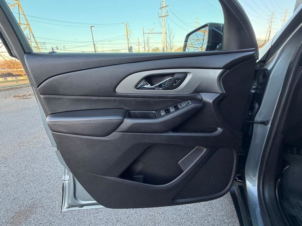 Used 2018 Chevrolet Traverse LS FWD image 25