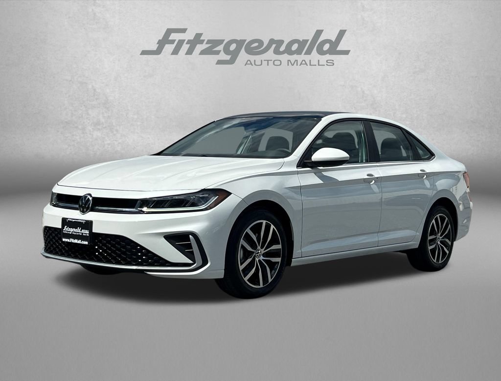 Used 2025 Volkswagen Jetta SE FWD image 2