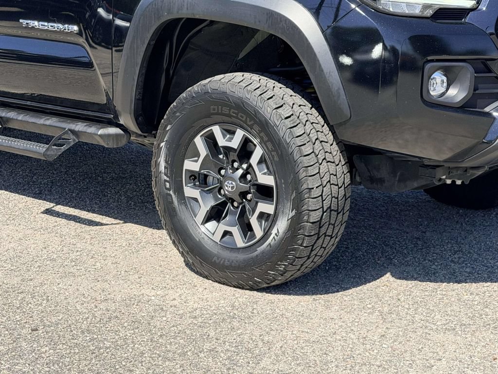 Certified 2022 Toyota Tacoma TRD Off-Road AWD/4WD image 25