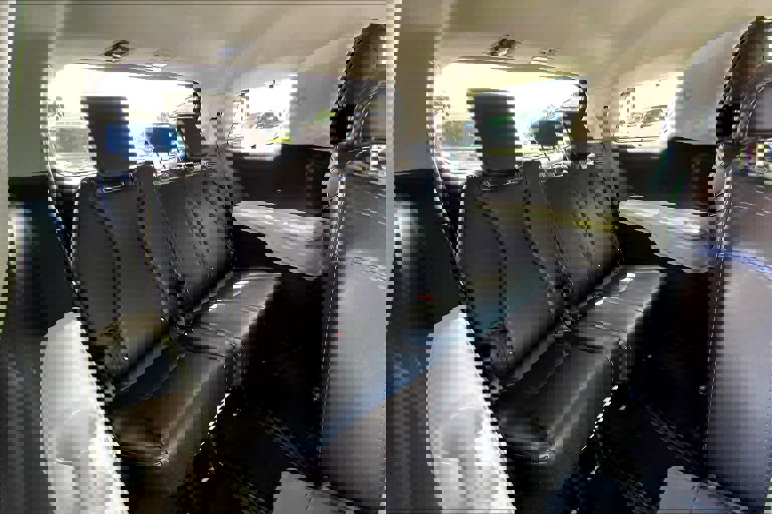 Used 2022 Kia Carnival EX image 18