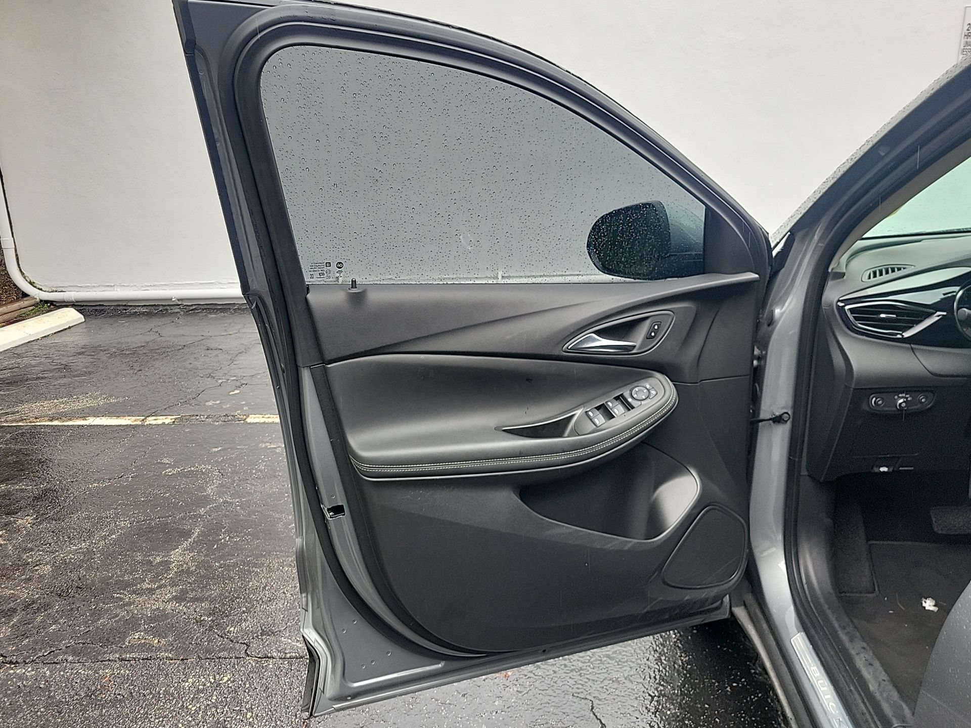 Used 2023 Buick Encore GX Preferred FWD image 24