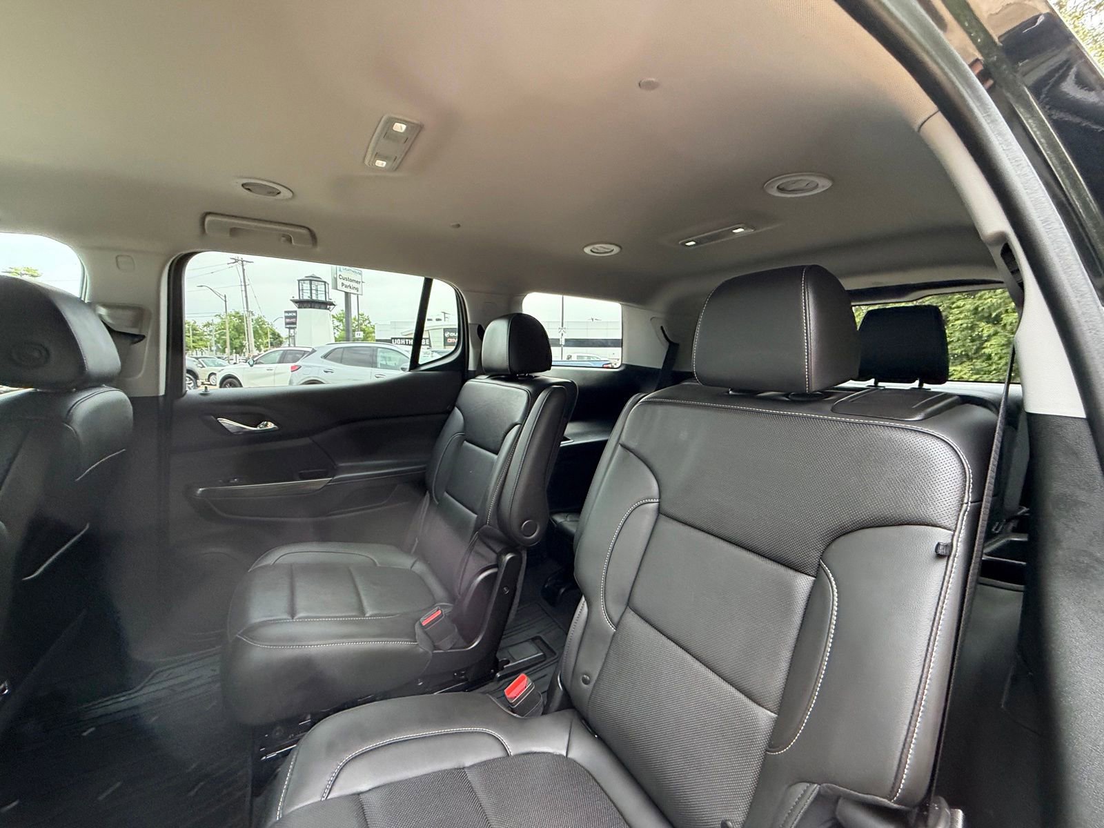Used 2023 GMC Acadia SLT FWD image 17