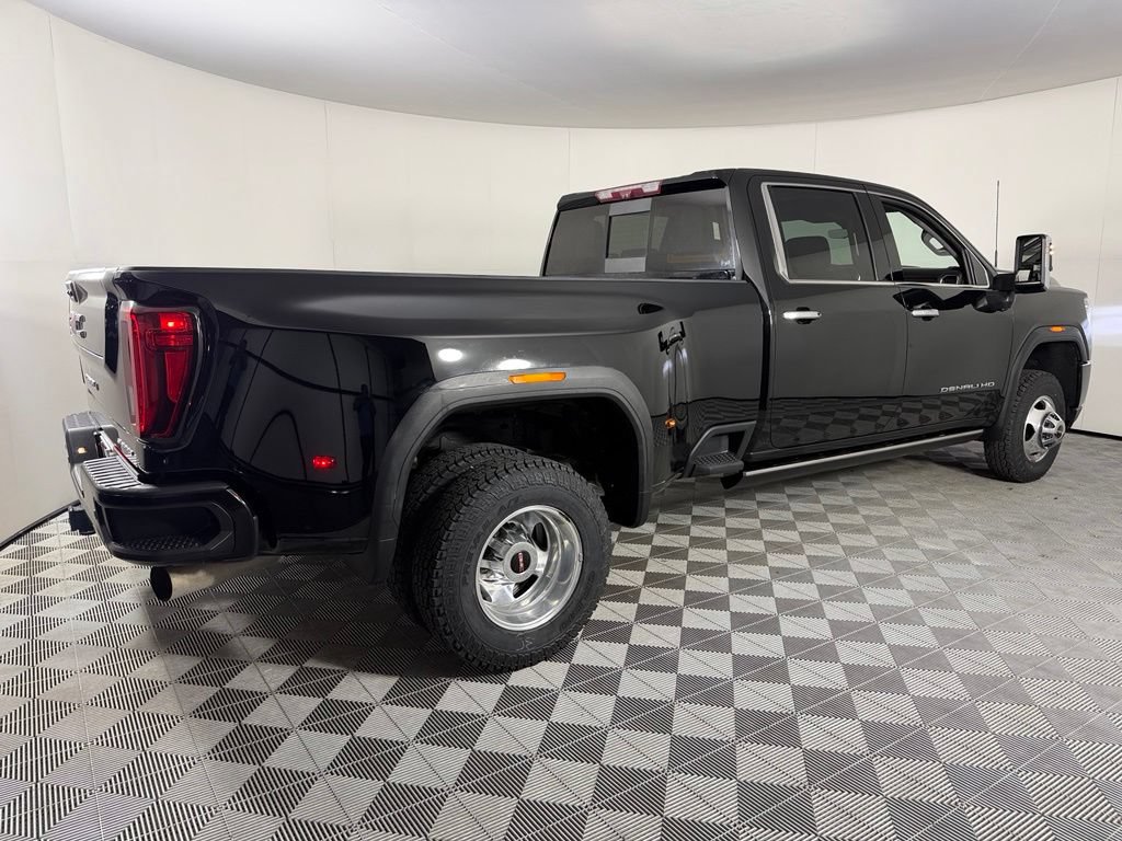 Used 2022 GMC Sierra 3500 Denali w/ Denali Ultimate Package AWD/4WD image 6