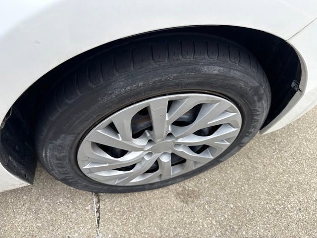 Used 2014 Toyota Corolla LE FWD image 8