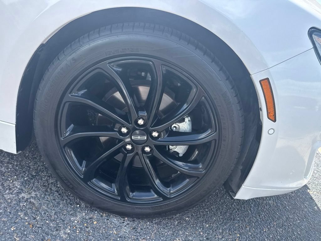 Used 2020 Lincoln MKZ Reserve w/ Luxury Package FWD image 8