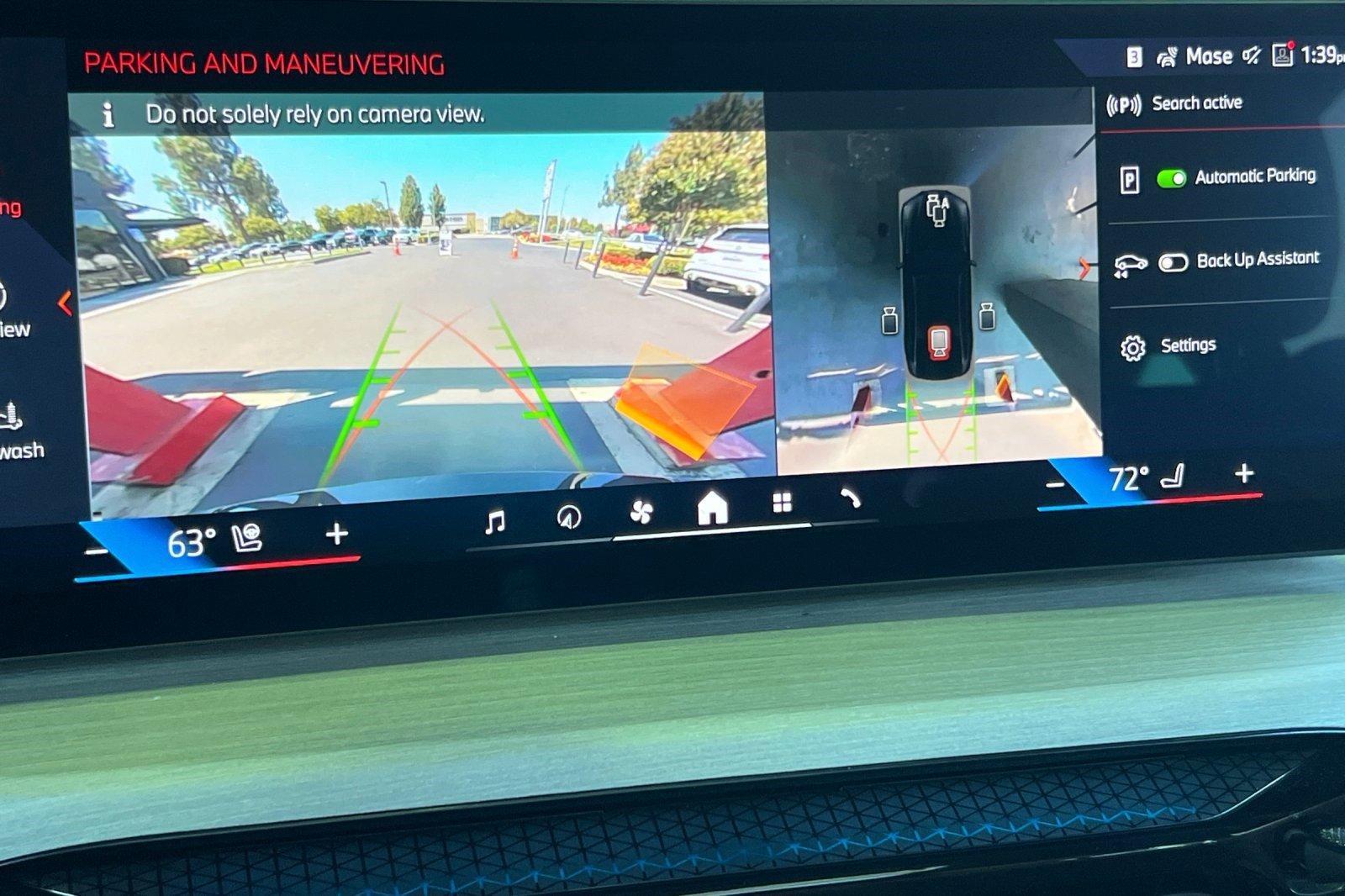 Used 2025 BMW i4 eDrive40 w/ Dynamic Handling Package image 25