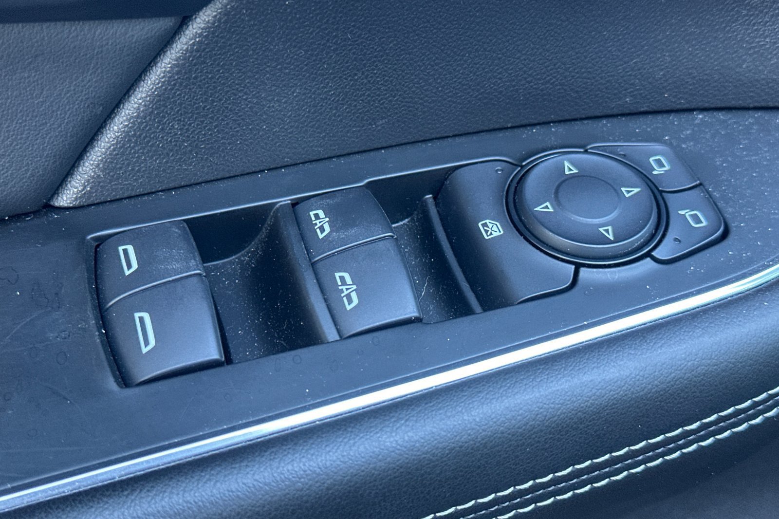 Used 2021 Buick Envision Essence FWD image 13