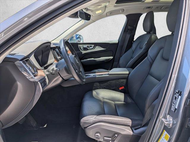 Used 2021 Volvo XC60 T5 Momentum w/ Premium Package AWD/4WD image 17