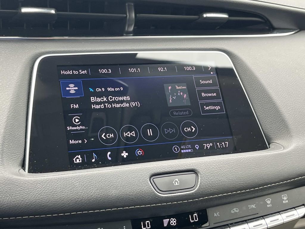 Certified 2023 Cadillac XT4 Premium Luxury image 32