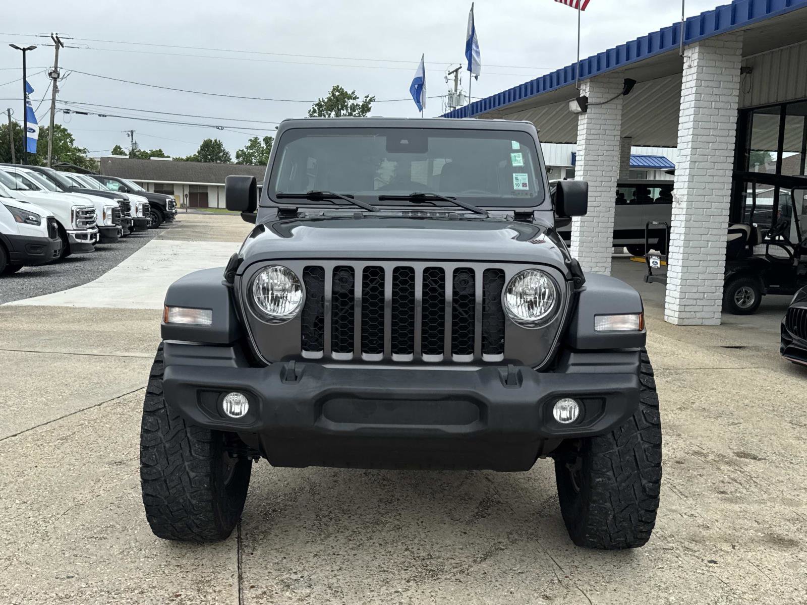 Used 2024 Jeep Wrangler Unlimited Sport AWD/4WD image 2