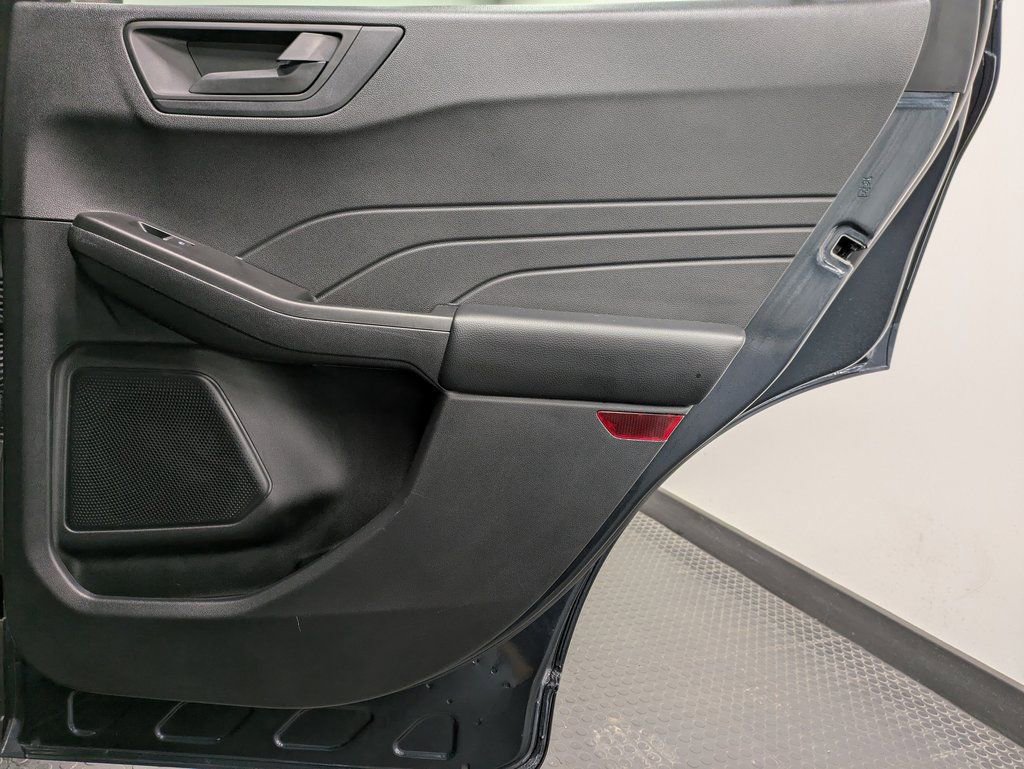 Used 2022 Ford Escape SE image 25