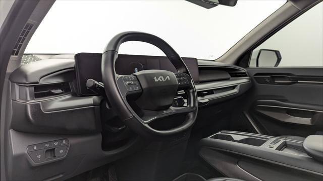 Used 2024 Kia EV9 Light Long Range RWD image 19