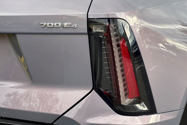 New 2026 Cadillac Optiq Luxury 1 image 26