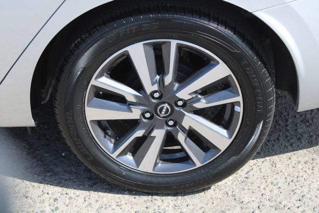 Used 2024 Nissan Versa SV FWD image 11