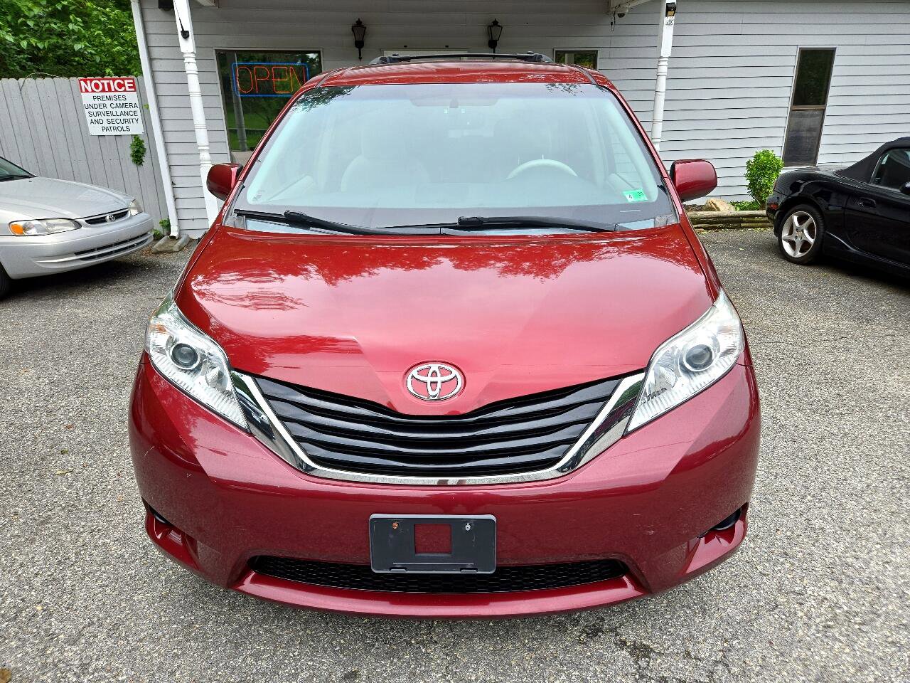 Used 2014 Toyota Sienna LE image 8