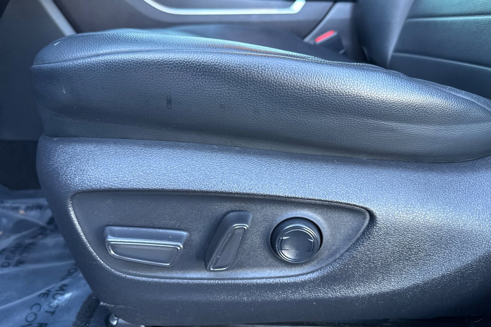 Used 2022 Toyota Highlander XLE image 14