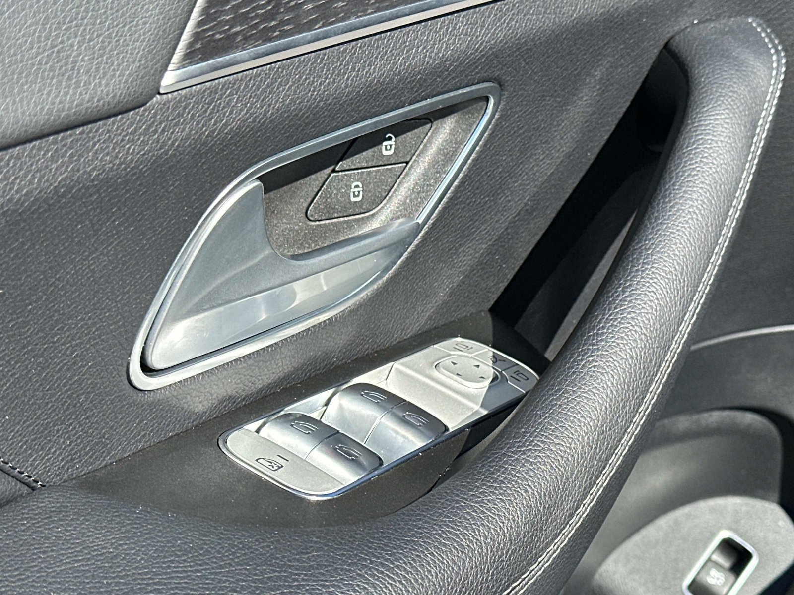 Certified 2025 Mercedes-Benz GLS 450 4MATIC image 19