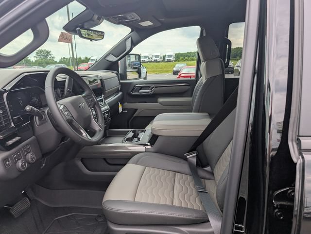 New 2026 Chevrolet Silverado 2500 ZR2 AWD/4WD image 14