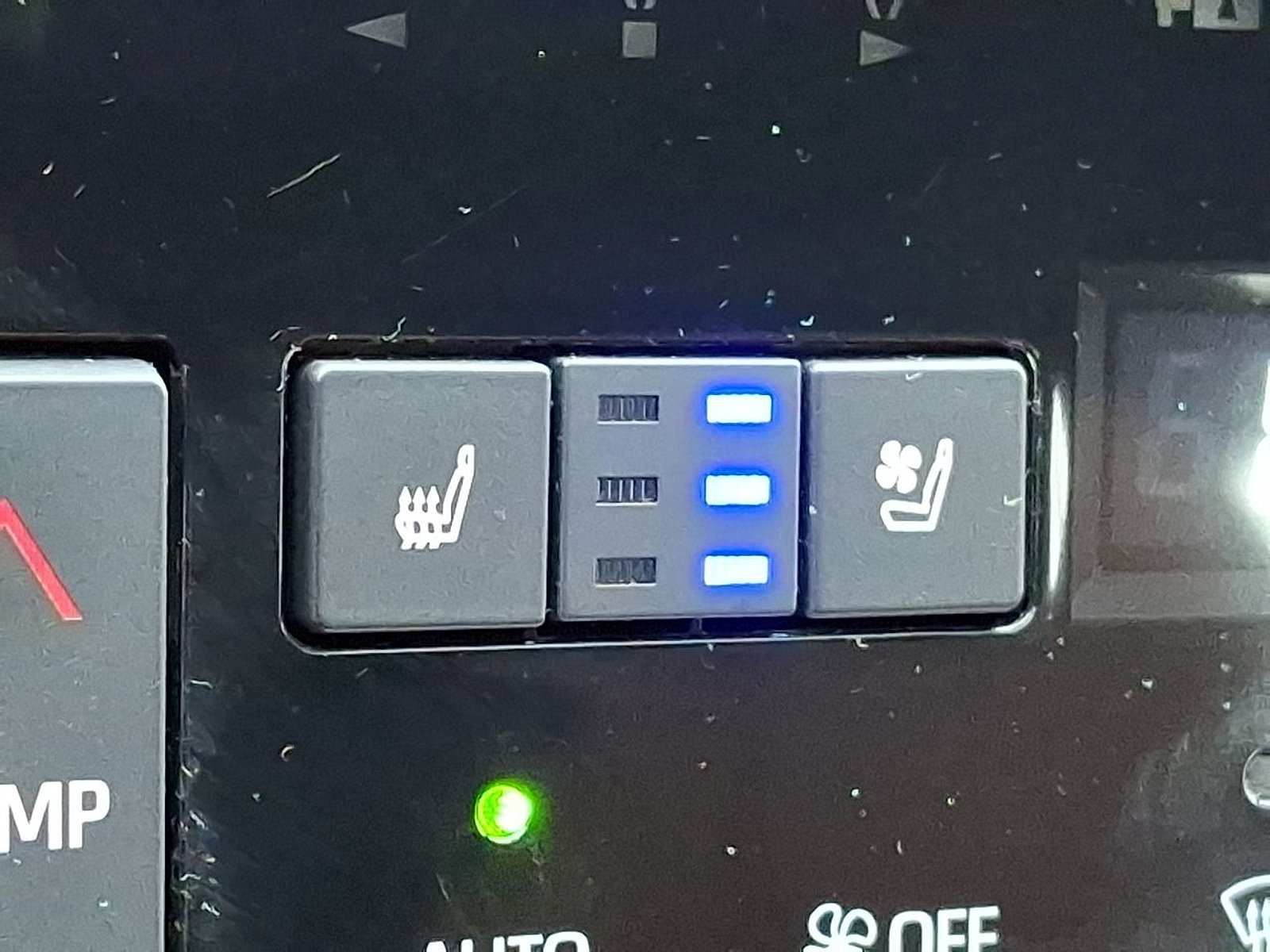 Certified 2022 Toyota Avalon Limited w/ Advanced Safety Package FWD image 19