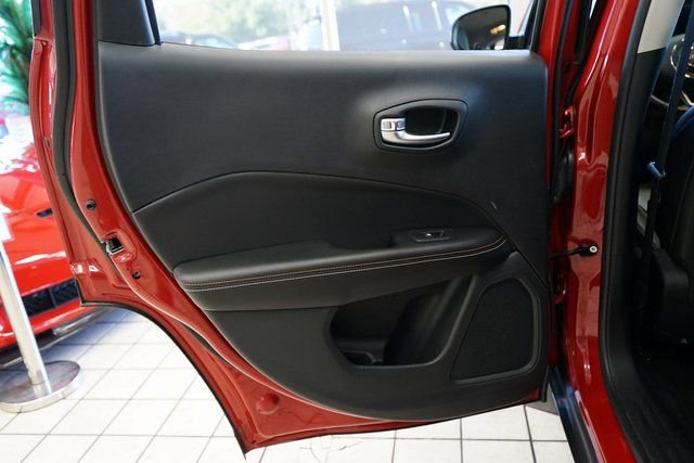 Used 2021 Jeep Compass Latitude image 41